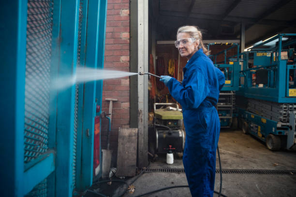 Best Factory Floor Cleaning  in Albany, OR